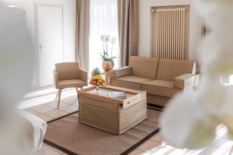 Frette Italian sheets, premium bedding, down comforters, pillowtop beds