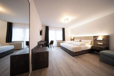 Double Room, Balcony | Desk, cribs/infant beds, free WiFi, bed sheets