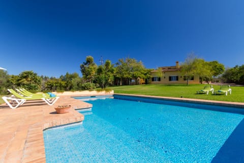 Beautiful Villa with pool