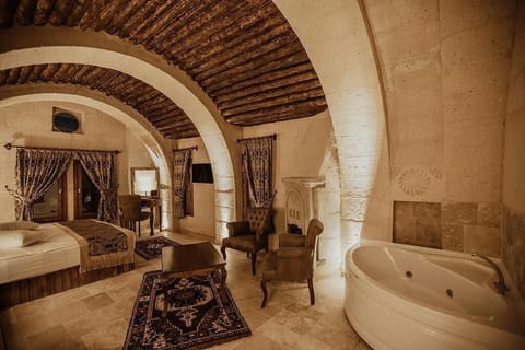Panoramic Room, Bathtub, Valley View | Egyptian cotton sheets, premium bedding, minibar, in-room safe
