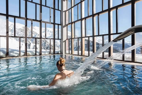 Indoor pool, lifeguards on site