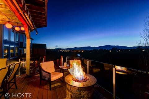 House (5 Bedrooms) | Balcony