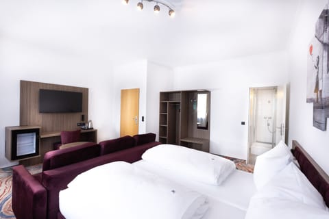 Desk, soundproofing, iron/ironing board, free WiFi