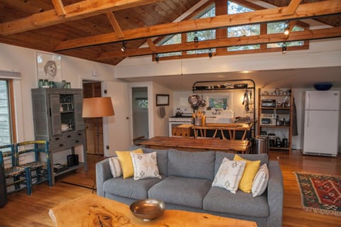 Looking back towards the kitchen.