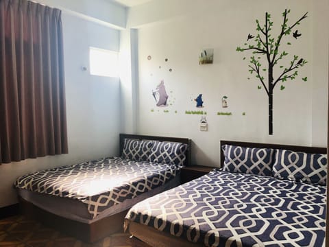 Standard Quadruple Room | Desk, blackout drapes, free WiFi, bed sheets