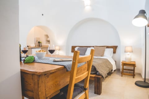Traditional Apartment | In-room dining