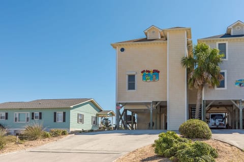 31            Street-Side Exterior II