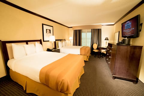 Standard Room (2 Double Beds) | Premium bedding, in-room safe, desk, iron/ironing board