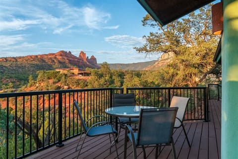 Lovely serene and private outdoor deck space