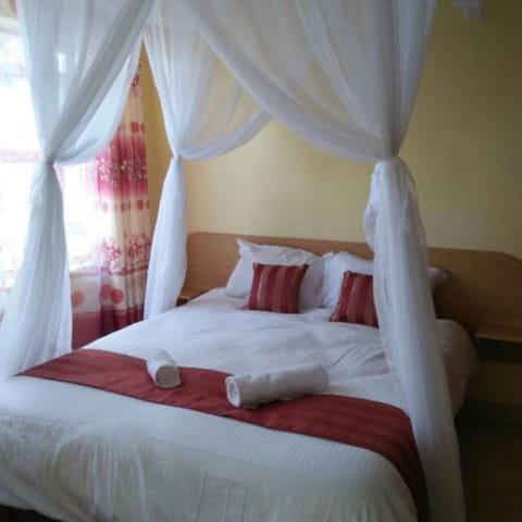 Deluxe Room | Desk, free WiFi, bed sheets