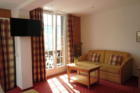 Double room Superior Eiger View | Hypo-allergenic bedding, down comforters, in-room safe, desk