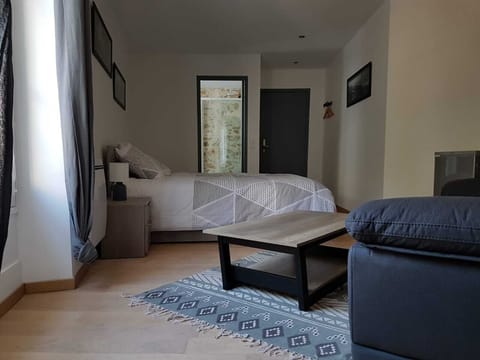 Deluxe Double Room | Individually decorated, individually furnished, desk, blackout drapes