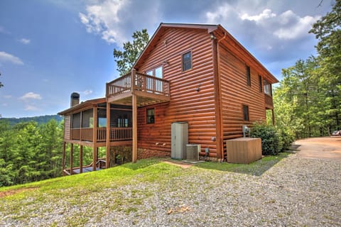 Bearing Haus- Exterior view of the cabin