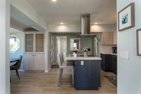 Kitchen, Entry & Nook