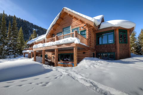 MV Leaf Lodge, Exterior