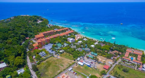 Walking distance to West Bay beach