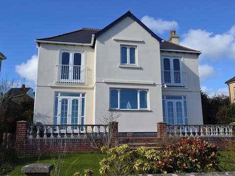 Spacious detached 3 bedroomed house | Riverview, Fowey