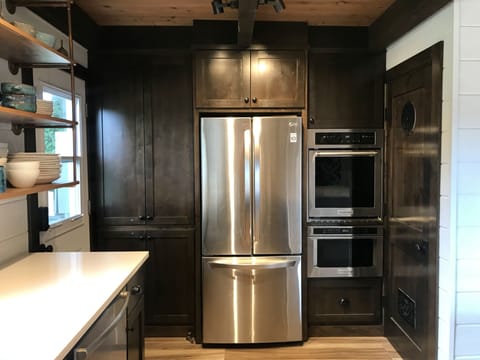 Kitchen, all new appliances