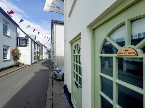 Surrounding area | Lower Deck, Fowey