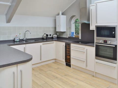 Kitchen | St Monicas, Fowey