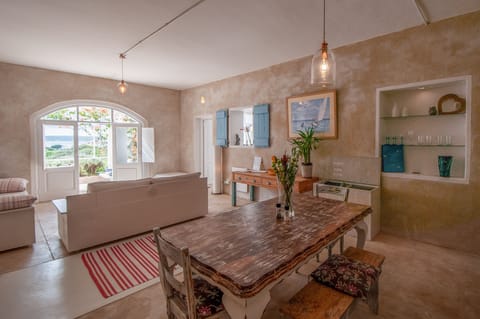 Premium Apartment | Premium bedding, individually decorated, individually furnished