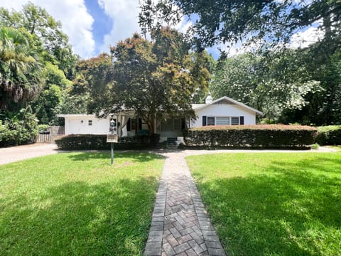 7th Heaven Front View of House