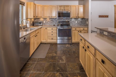 Cook a delicious meal | Main Level