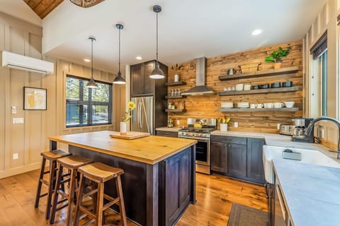 Lavish Kitchen area and Center Island with three Bar Seating
