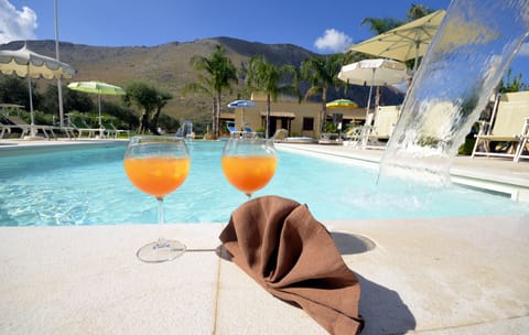 Poolside bar