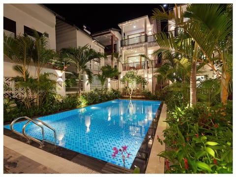Outdoor pool, open 8:00 AM to 8:00 PM, pool umbrellas, sun loungers