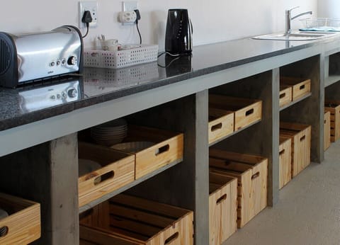 Panoramic House | Private kitchen | Full-size fridge, microwave, oven, stovetop