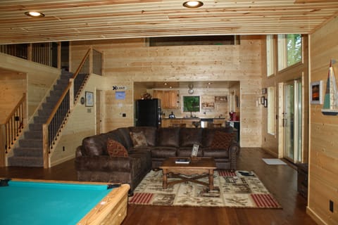 Nice open floor plan for great gatherings