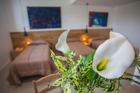 Triple Room | Minibar, desk, soundproofing, free WiFi