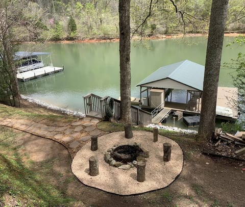 Ready for hotdogs and s’more’s by the lake!