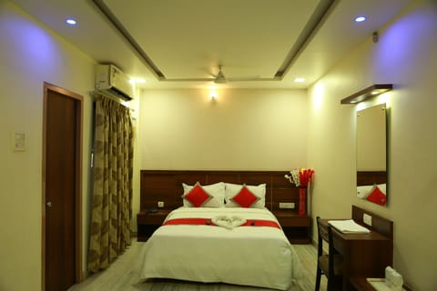 Deluxe Double Room | In-room safe, individually decorated, individually furnished