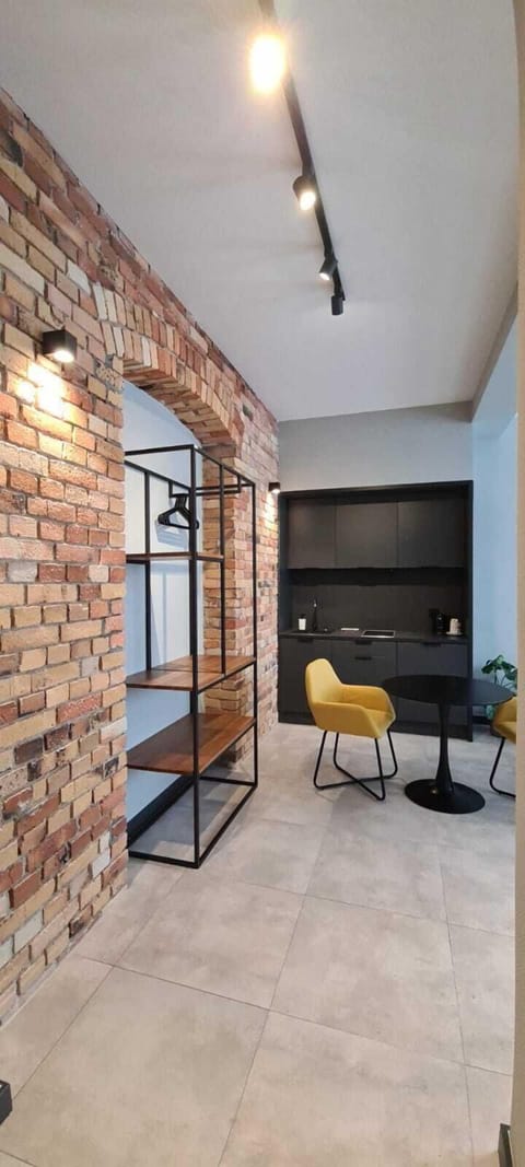 Deluxe Studio Suite | Private kitchen | Espresso maker, coffee/tea maker, electric kettle