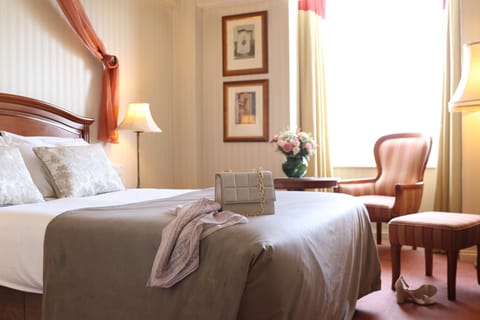 Egyptian cotton sheets, premium bedding, in-room safe