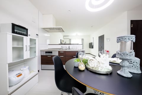 Villa, 3 Bedrooms | In-room dining