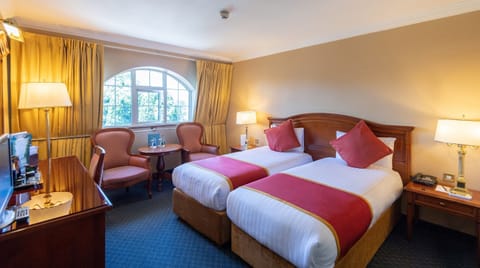 Classic Twin Room | In-room safe, desk, iron/ironing board, free WiFi