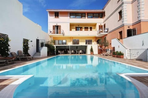 Holiday Home Swimming Pool