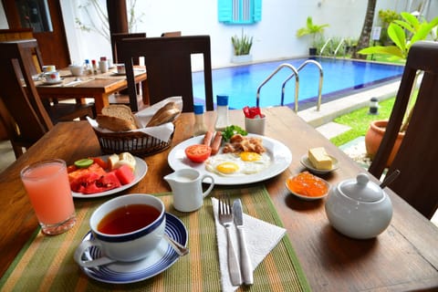 Daily English breakfast for a fee