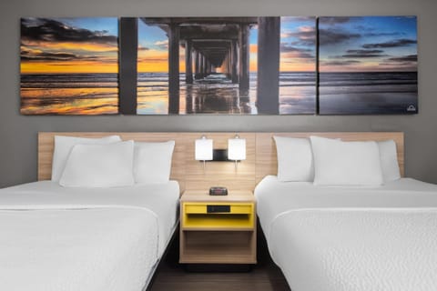 Deluxe Room, 2 Double Beds, Non Smoking | Hypo-allergenic bedding, pillowtop beds, desk, laptop workspace