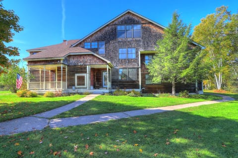Welcome to Lakehouse Condo 2B!