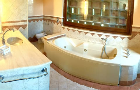 Double or Twin Room, Jetted Tub | Jetted tub