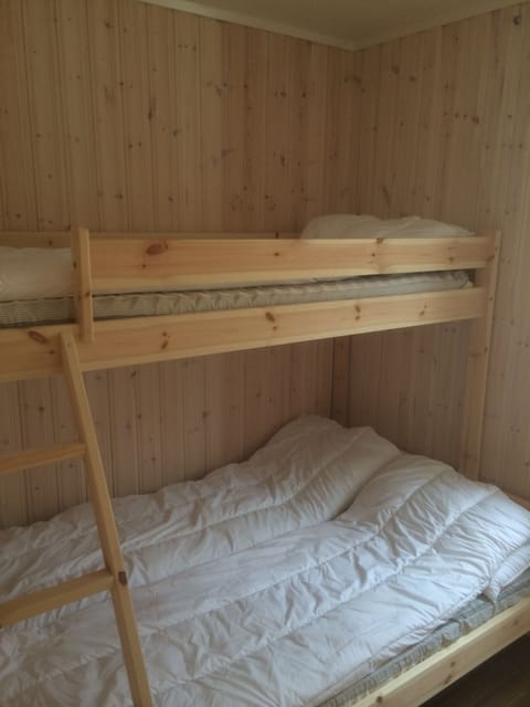 Cabin | 2 bedrooms, free WiFi, bed sheets