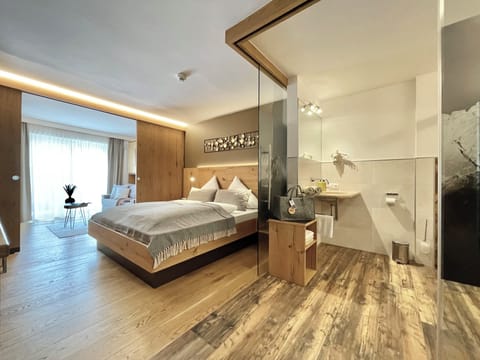 Superior Double Room | In-room safe, desk, free cribs/infant beds, free WiFi