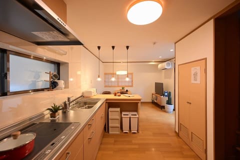 House, 2 Bedrooms | Private kitchenette | Fridge, microwave, stovetop, electric kettle