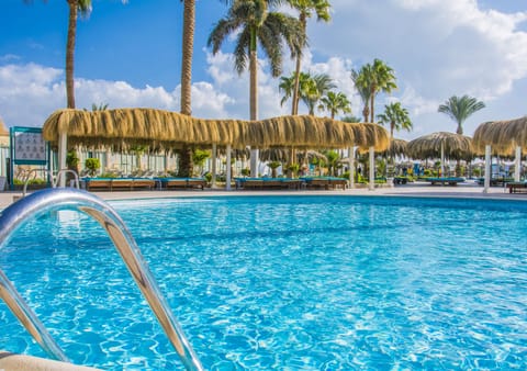 5 outdoor pools, open 6:00 AM to 6:00 PM, sun loungers