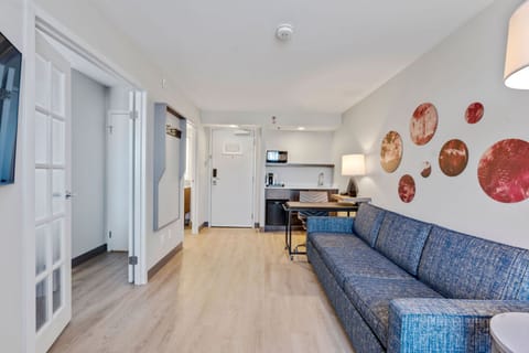 Suite, 1 King Bed with Sofa bed | Egyptian cotton sheets, premium bedding, pillowtop beds, desk