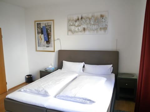 Classic Double Room (large) | In-room safe, desk, blackout drapes, iron/ironing board